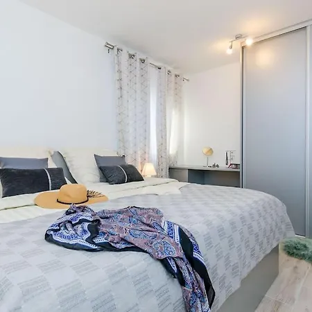 Lacus Seaview Balcony Deluxe With Free Parking Cavtat