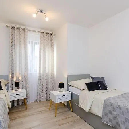 Apartment Lacus Seaview Balcony Deluxe With Free Parking *